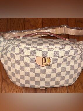 Boutique Crossbody